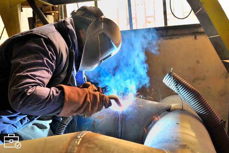 Se requiere soldador tiempo parcial para mantenimiento industrial